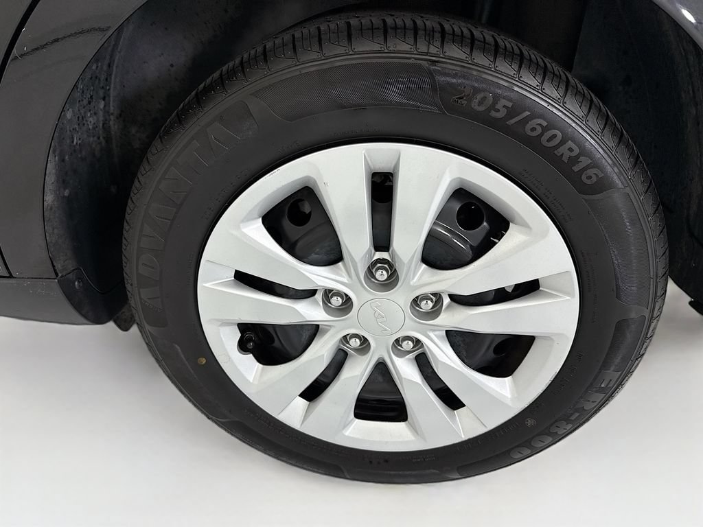 Used 2023 Kia Soul LX FWD image 29