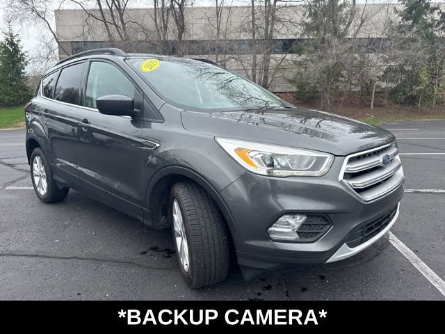 Used 2017 Ford Escape SE w/ Equipment Group 201A image 4