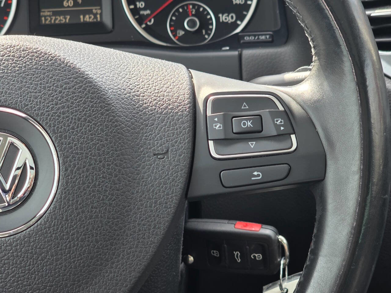 Used 2012 Volkswagen Tiguan SE FWD image 14