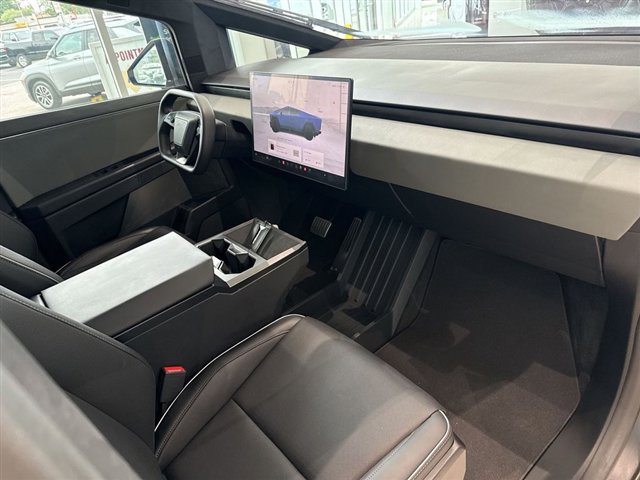 Used 2024 Tesla Cybertruck AWD Crew Cab image 30