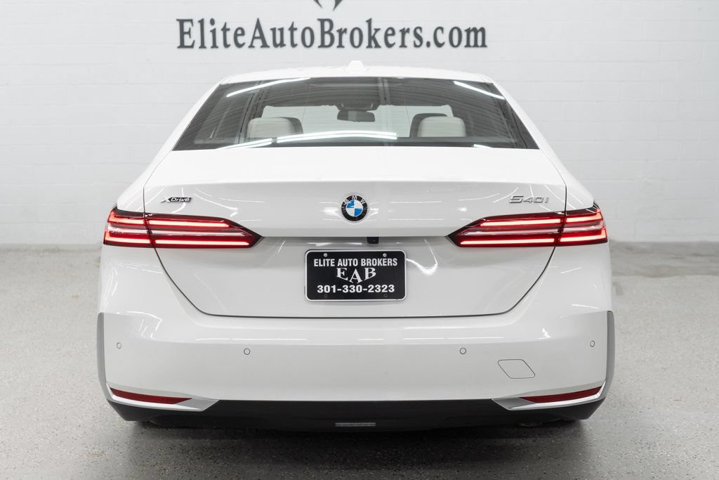 Used 2025 BMW 540i xDrive AWD/4WD image 4