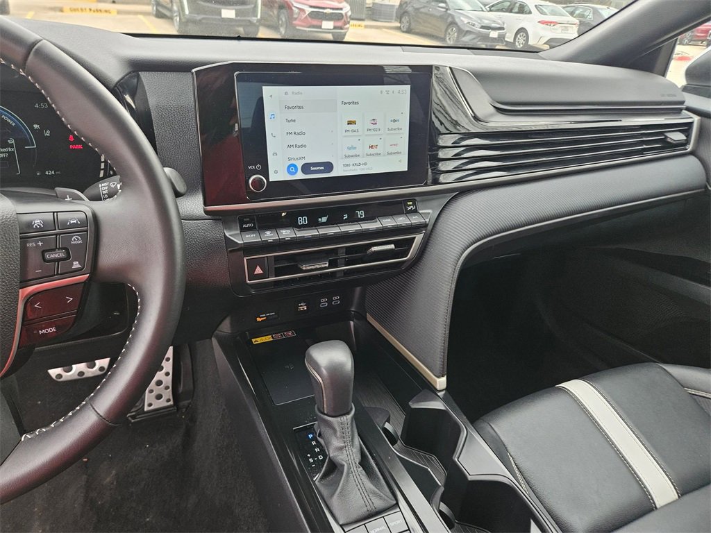 Used 2025 Toyota Camry SE image 20