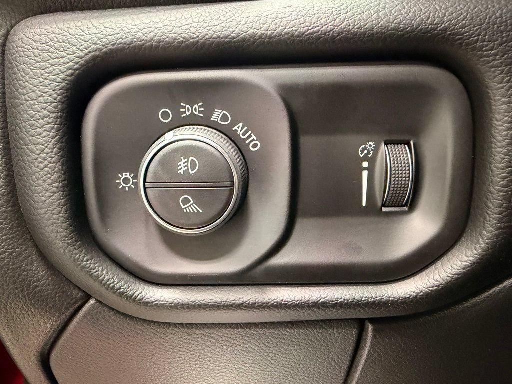 Used 2026 RAM 2500 Big Horn AWD/4WD image 35