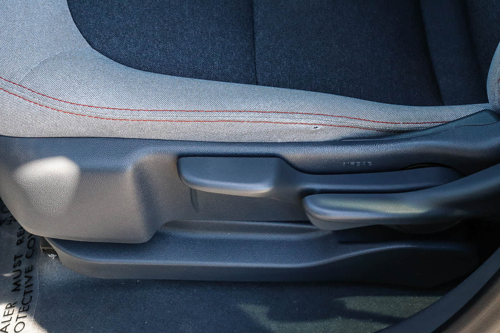 Used 2017 Chevrolet Bolt LT FWD image 29