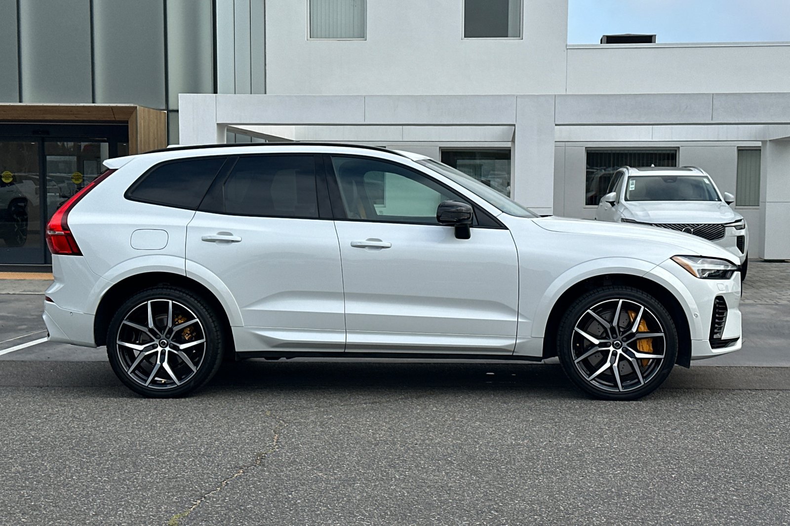 Certified 2024 Volvo XC60 T8 Polestar AWD/4WD image 3