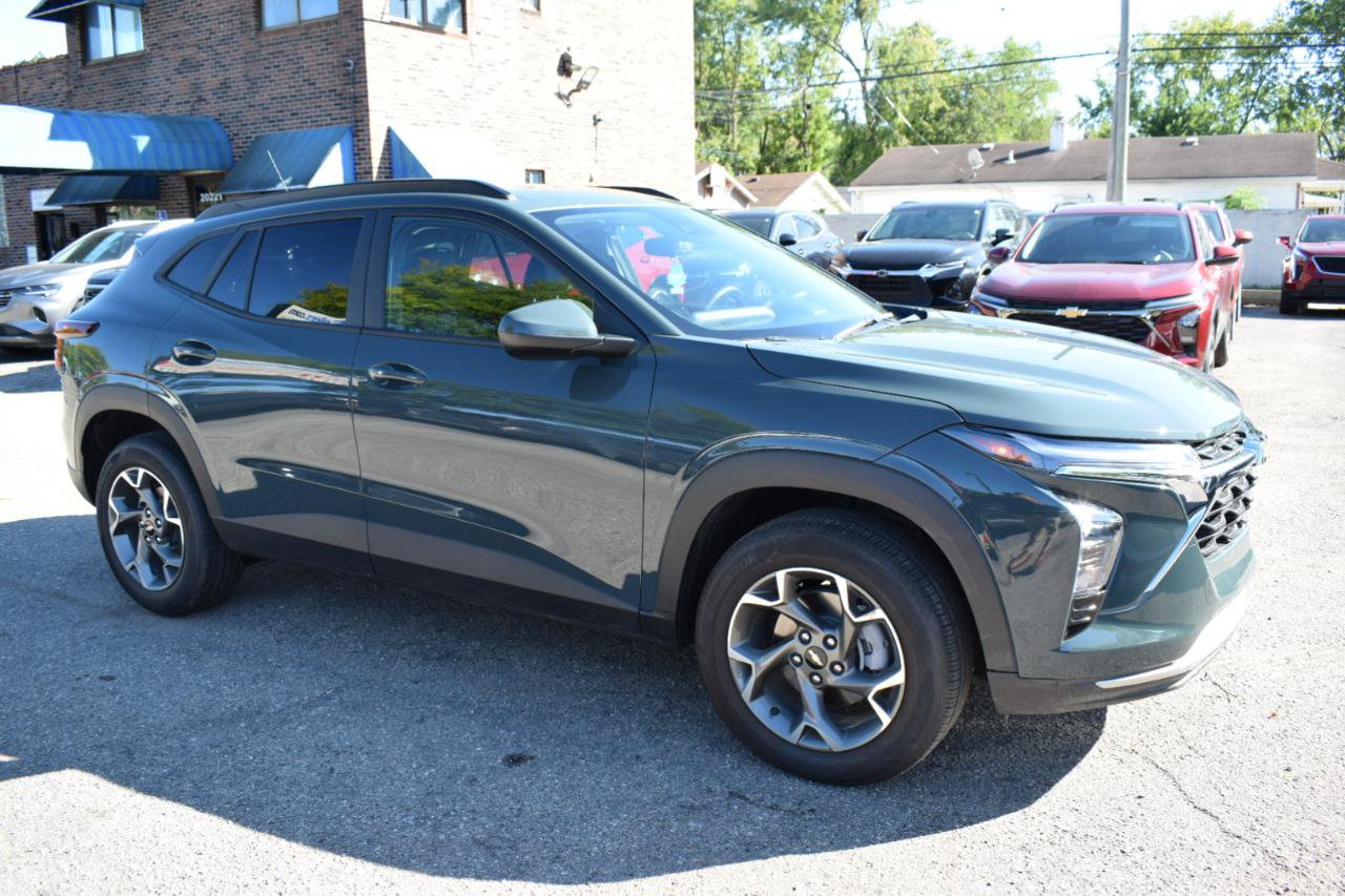 Used 2026 Chevrolet Trax LT w/ LT Convenience Package FWD image 6