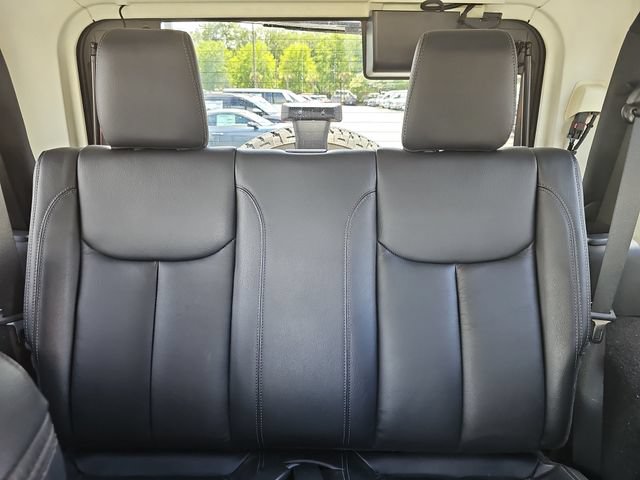 Used 2018 Jeep Wrangler Sahara AWD/4WD image 25