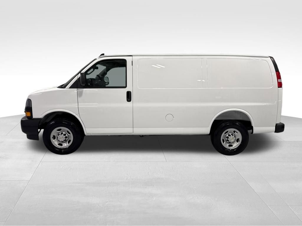 New 2025 Chevrolet Express 2500 w/ Driver Convenience Package RWD image 33