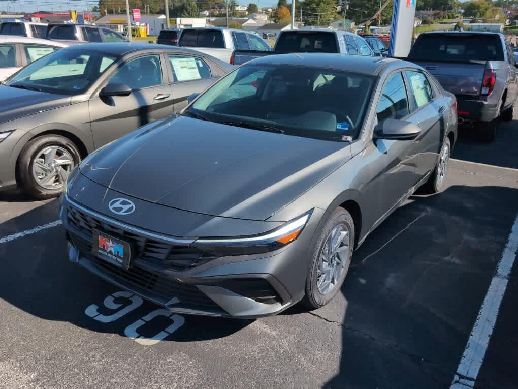 New 2026 Hyundai Elantra Hybrid FWD image 10