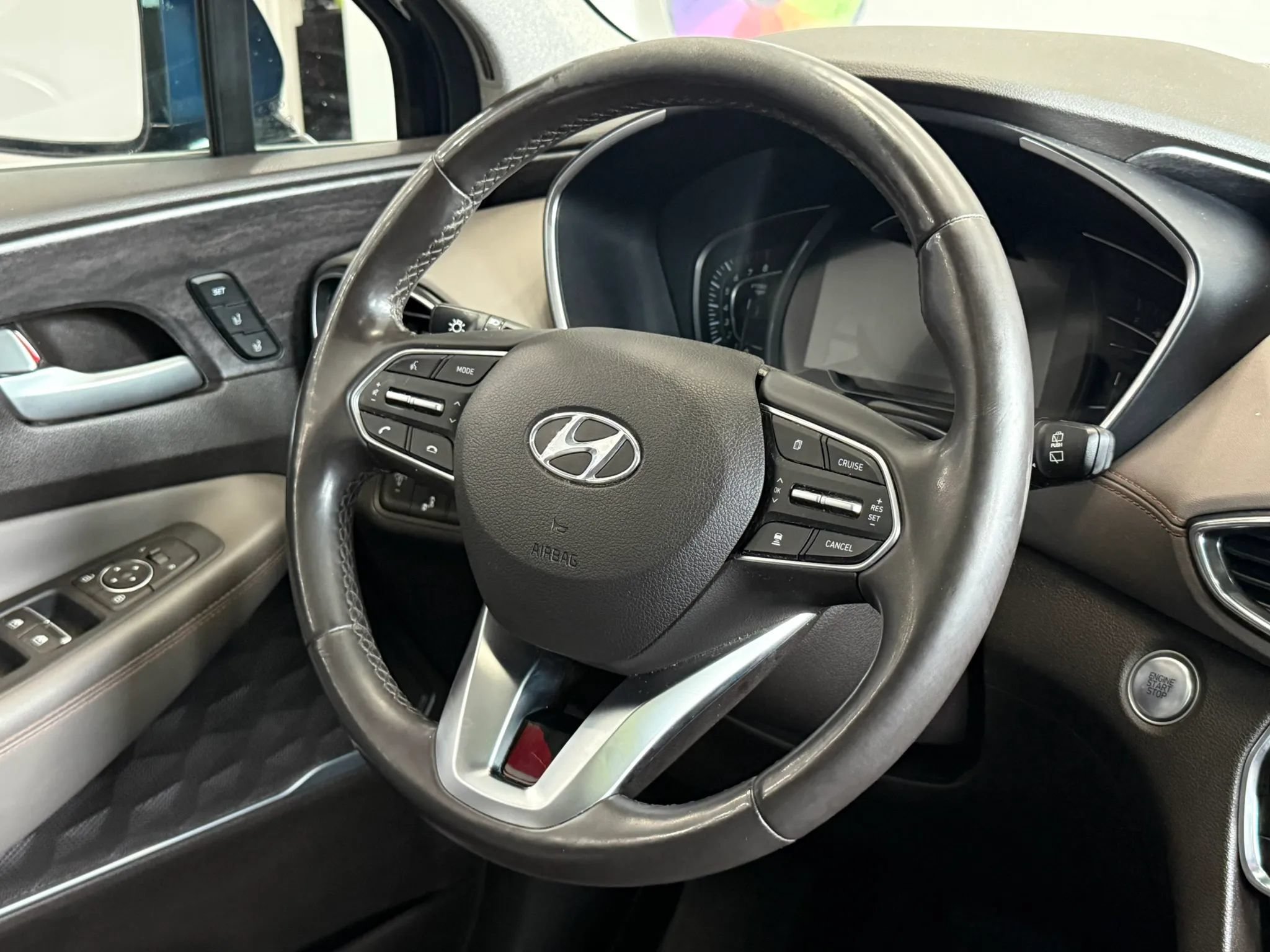 Used 2019 Hyundai Santa Fe AWD w/ Cargo Package image 11