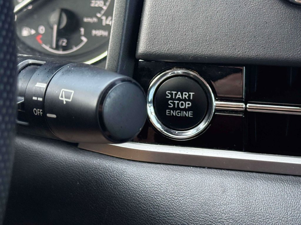 Used 2024 Mitsubishi Outlander SE Black Edition FWD image 23