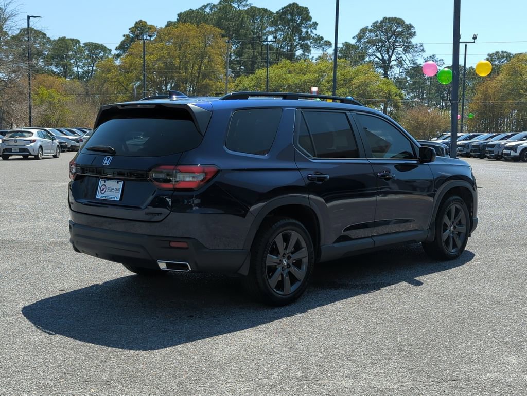 Used 2023 Honda Pilot Sport image 7