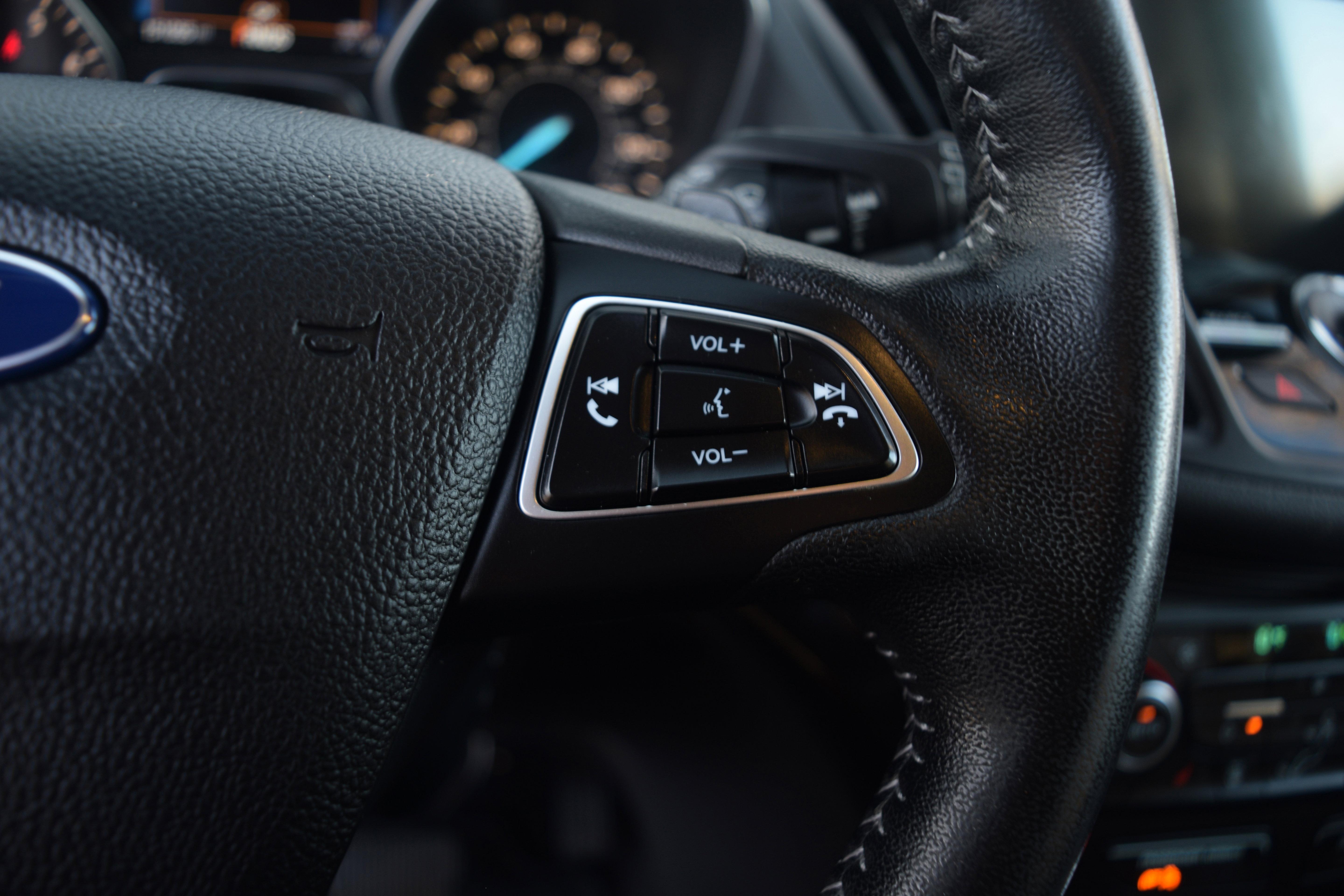 Used 2017 Ford Escape Titanium image 5