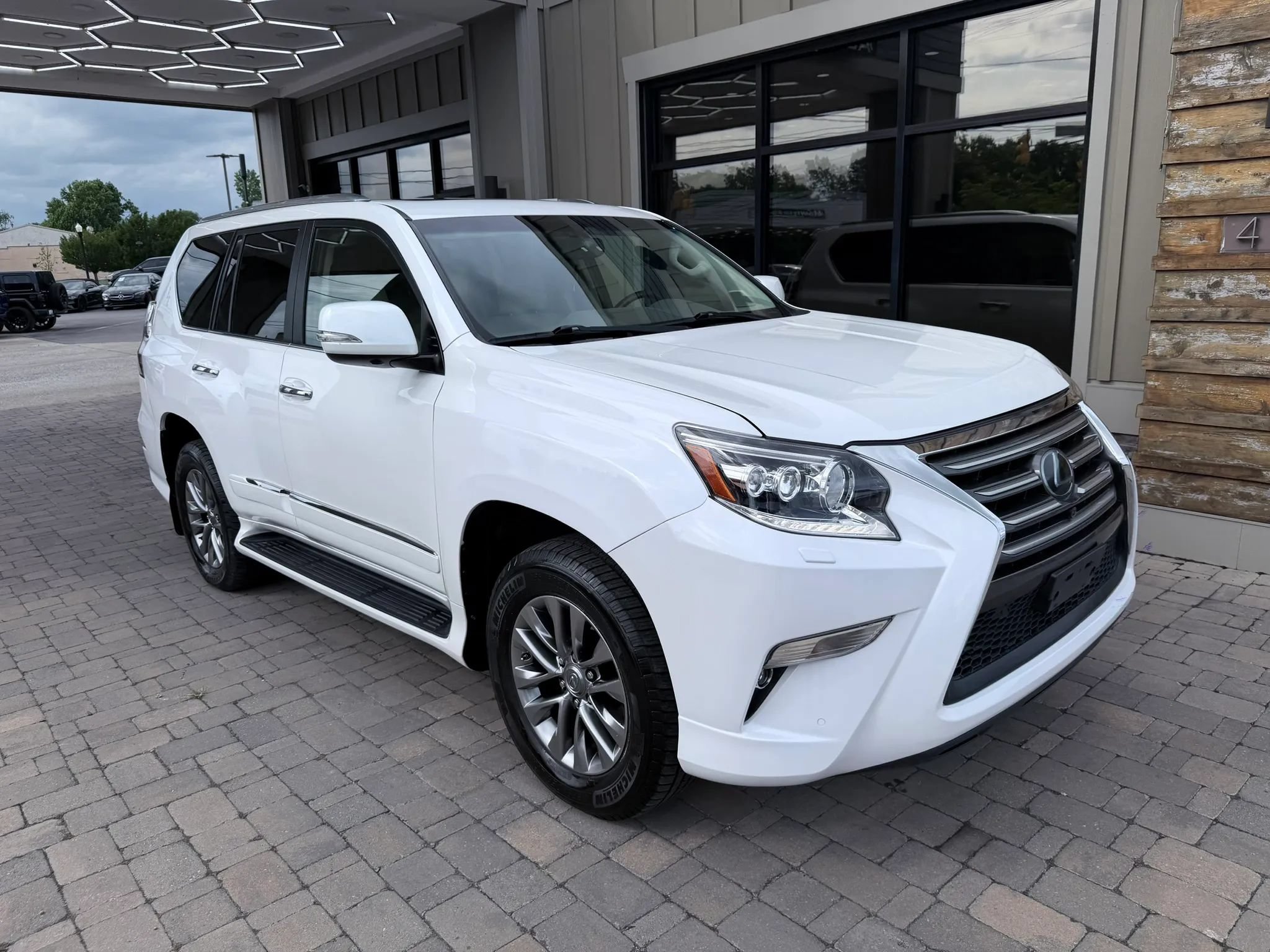 Used 2017 Lexus GX 460 Luxury AWD/4WD image 13