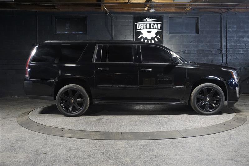 Used 2015 Cadillac Escalade ESV Luxury image 12
