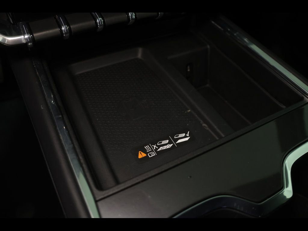 Used 2025 GMC Acadia Elevation image 15