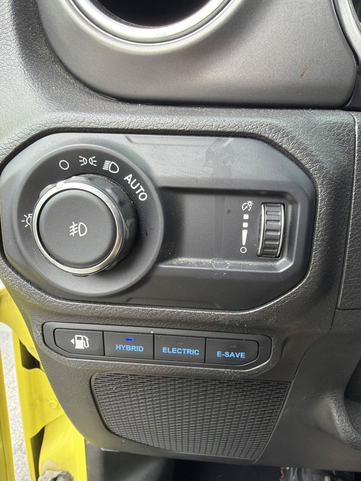 Used 2023 Jeep Wrangler Unlimited Rubicon 4xe w/ Cold Weather Group AWD/4WD image 15