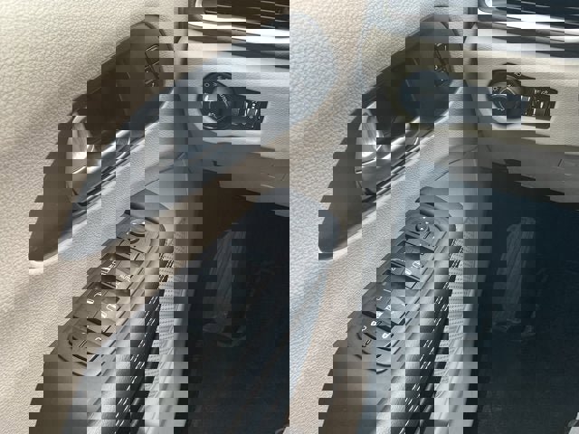 Used 2024 Chrysler Pacifica Touring-L image 18