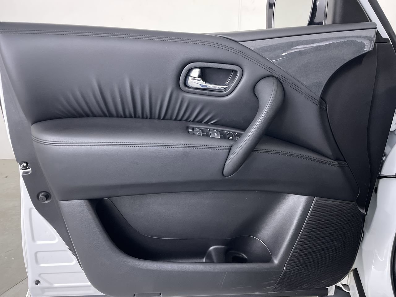 Used 2023 Nissan Armada SV w/ Cargo Package image 10