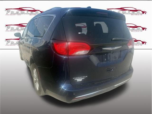 Used 2020 Chrysler Pacifica Touring-L image 4