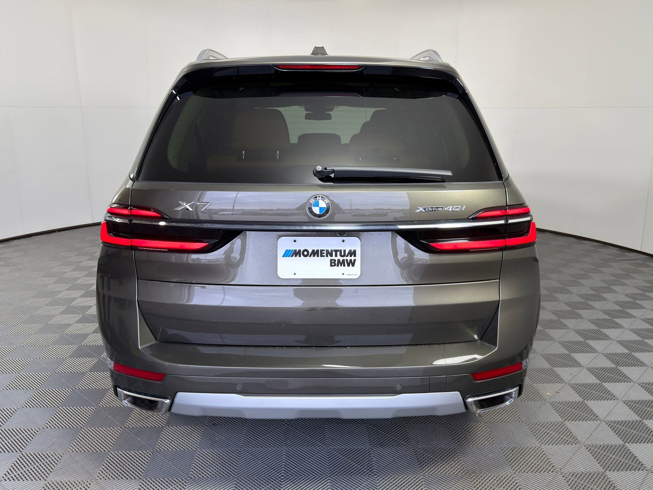 Used 2023 BMW X7 xDrive40i w/ Premium Package image 8