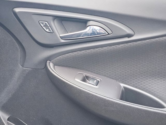 Used 2023 Chevrolet Malibu LT image 34