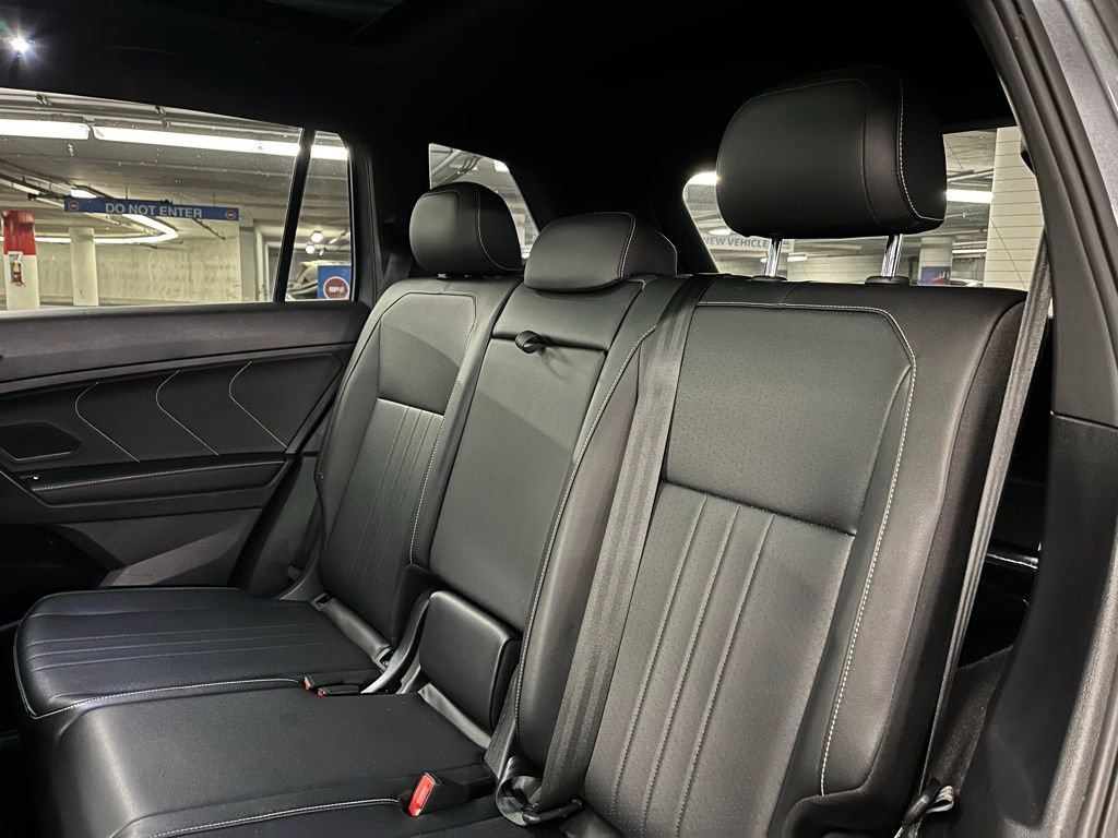 Used 2022 Volkswagen Tiguan SE R-Line AWD/4WD image 22