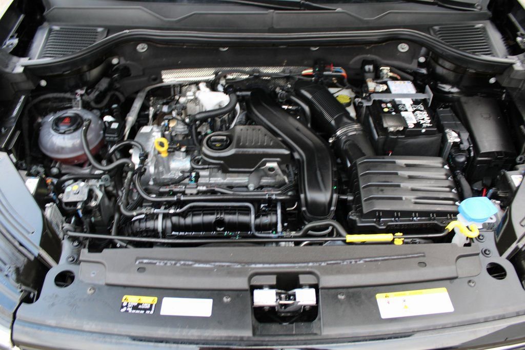 Certified 2025 Volkswagen Taos S image 28