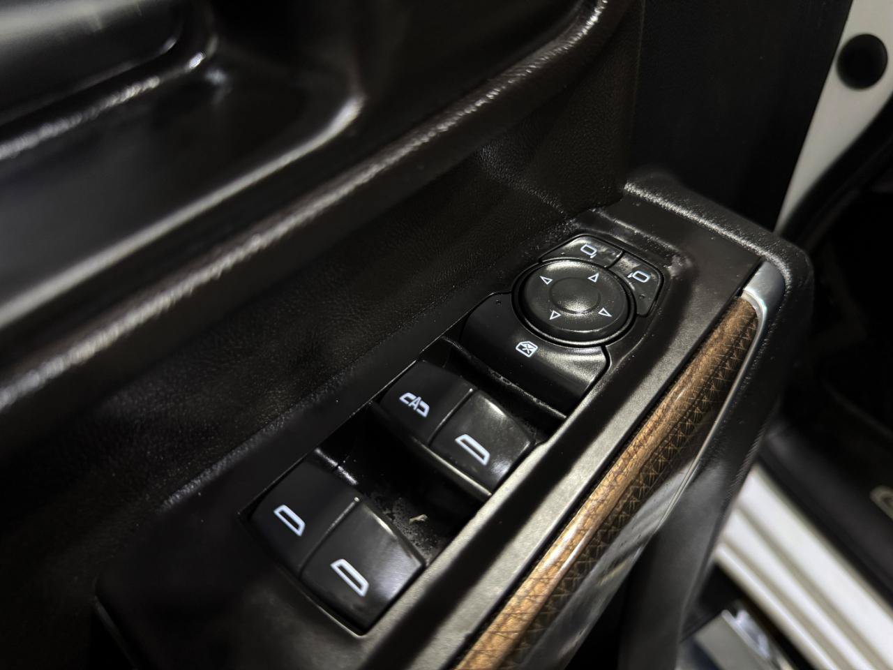 Used 2021 Chevrolet Silverado 2500 LT AWD/4WD image 30