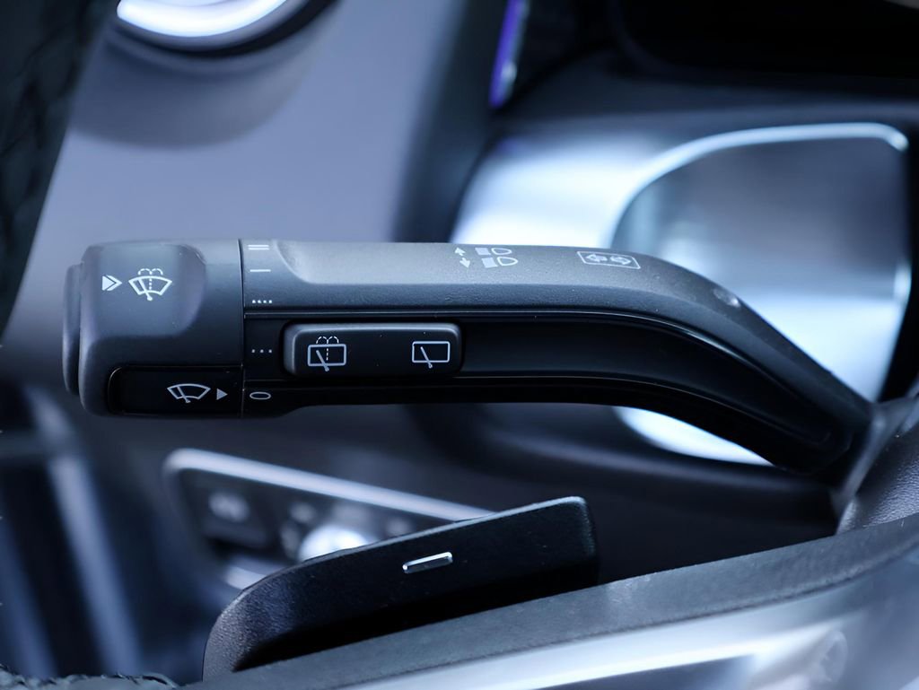 Certified 2025 Mercedes-Benz GLB 250 4MATIC image 35