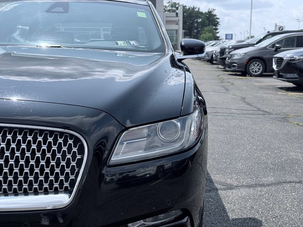 Used 2017 Lincoln Continental Select w/ Climate Package AWD/4WD image 3