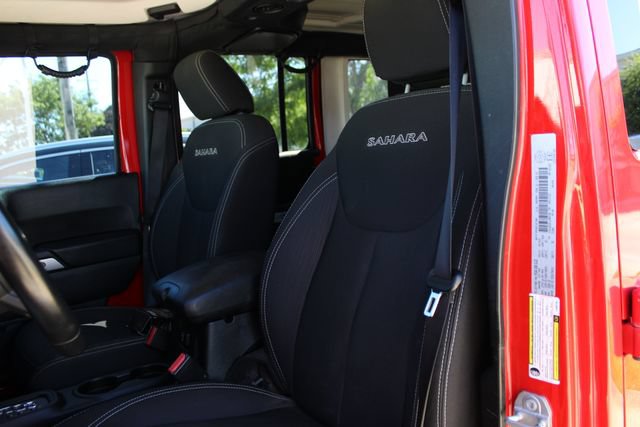 Used 2018 Jeep Wrangler Unlimited Sahara AWD/4WD image 18