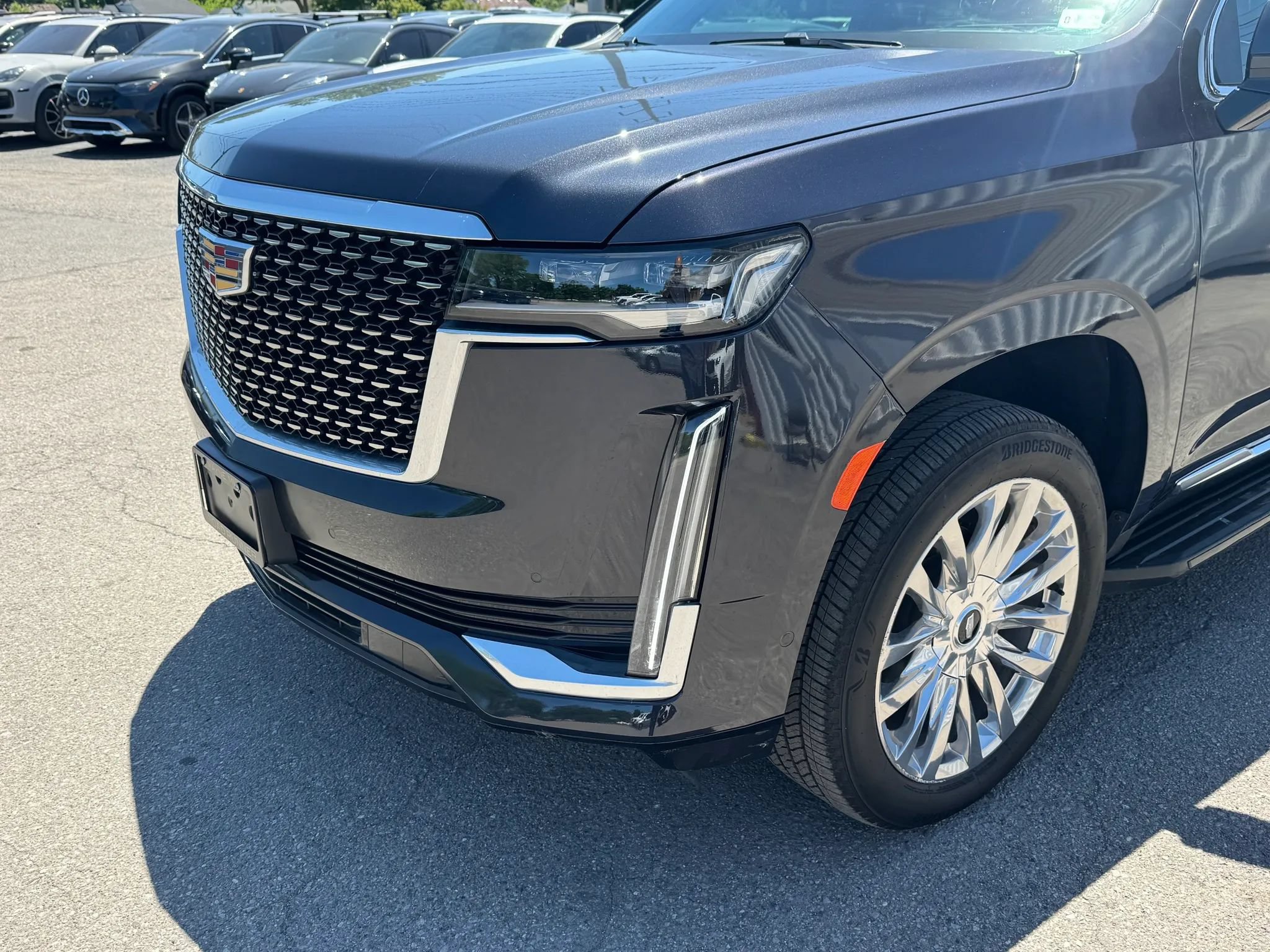 Used 2024 Cadillac Escalade Premium Luxury AWD/4WD image 13