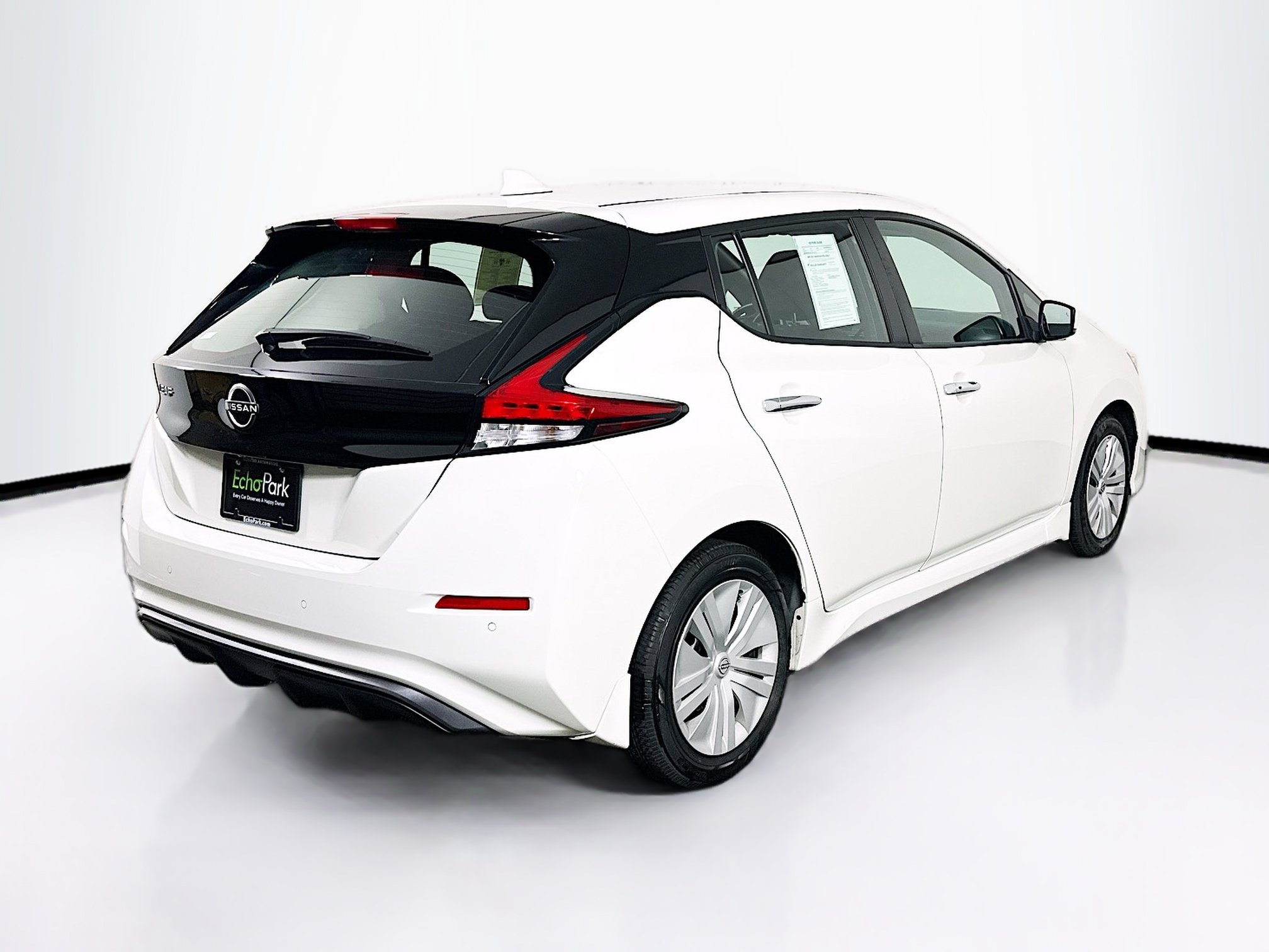 Used 2025 Nissan Leaf S FWD image 9