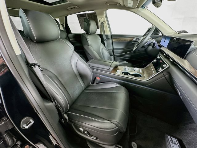 Used 2025 Genesis GV80 2.5T Prestige AWD/4WD image 35