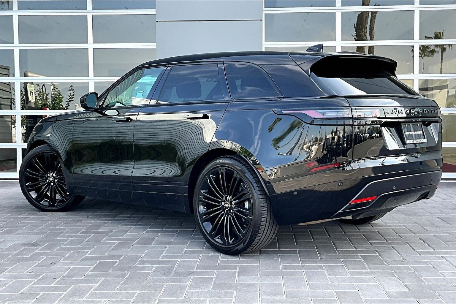 Used 2026 Land Rover Range Rover Velar Dynamic SE image 12