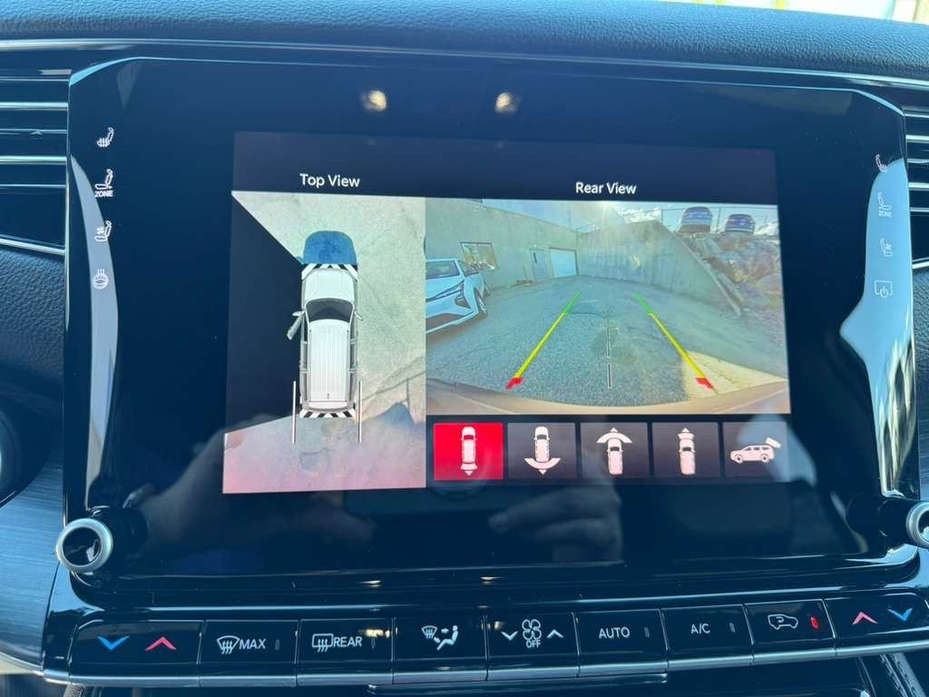 Used 2023 Jeep Wagoneer Series III w/ Convenience Group I AWD/4WD image 30