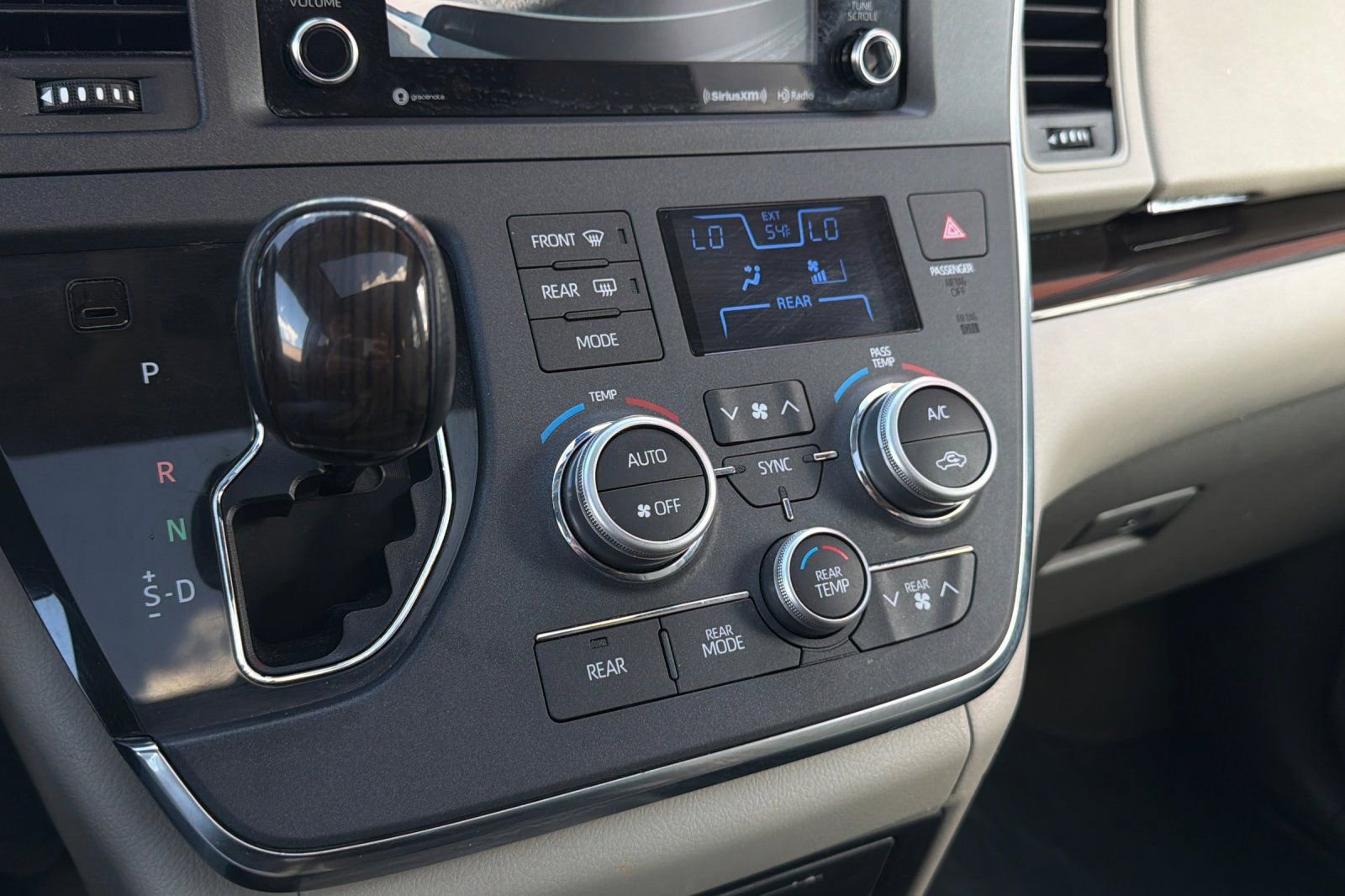 Used 2019 Toyota Sienna XLE w/ XLE Navigation Package AWD/4WD image 28