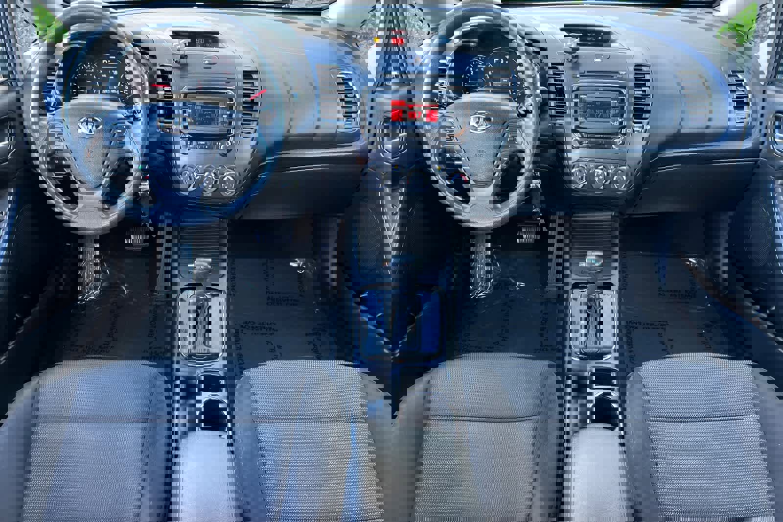 Used 2017 Kia Forte LX image 3