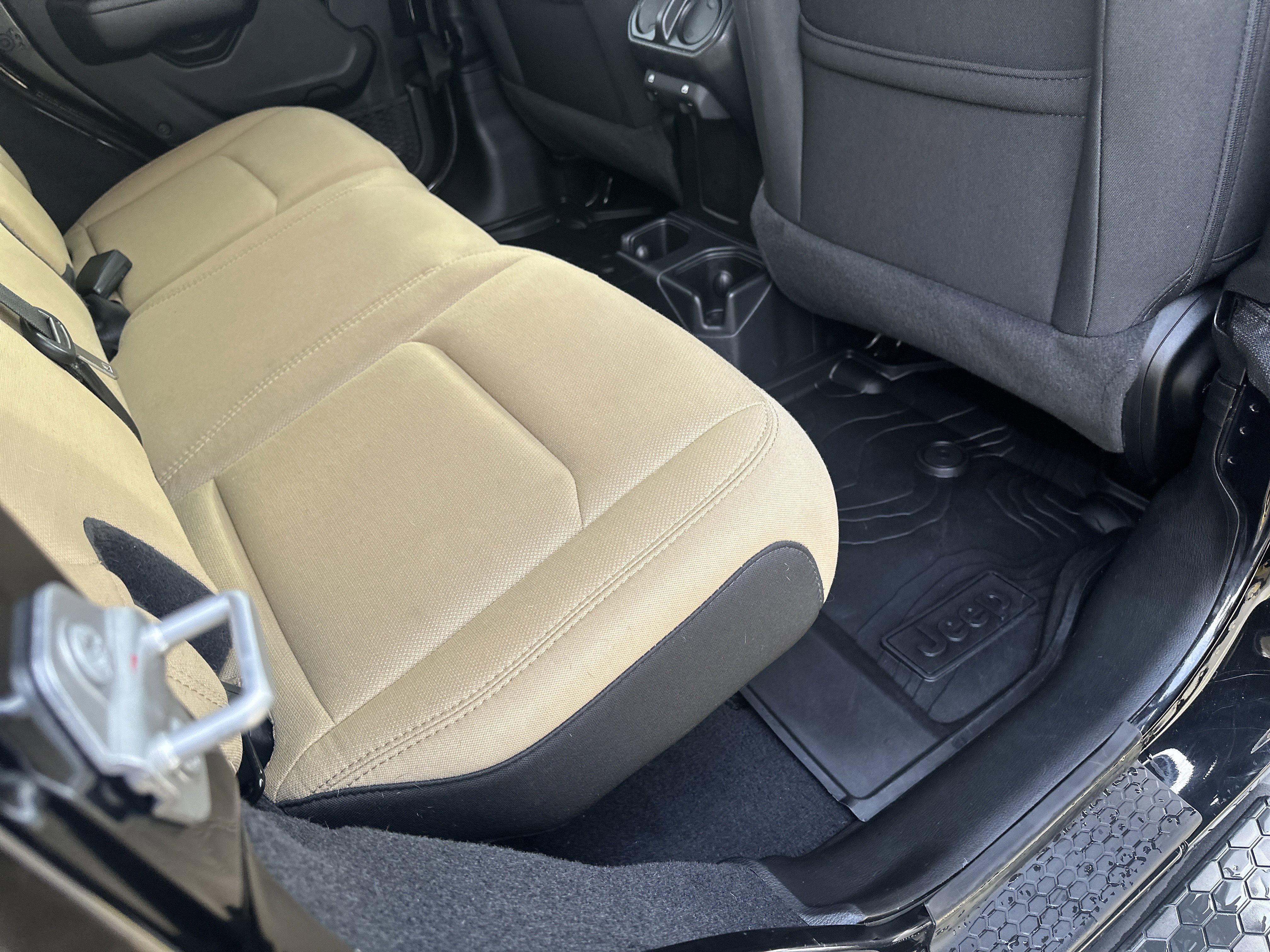 Used 2020 Jeep Wrangler Unlimited Sport image 27