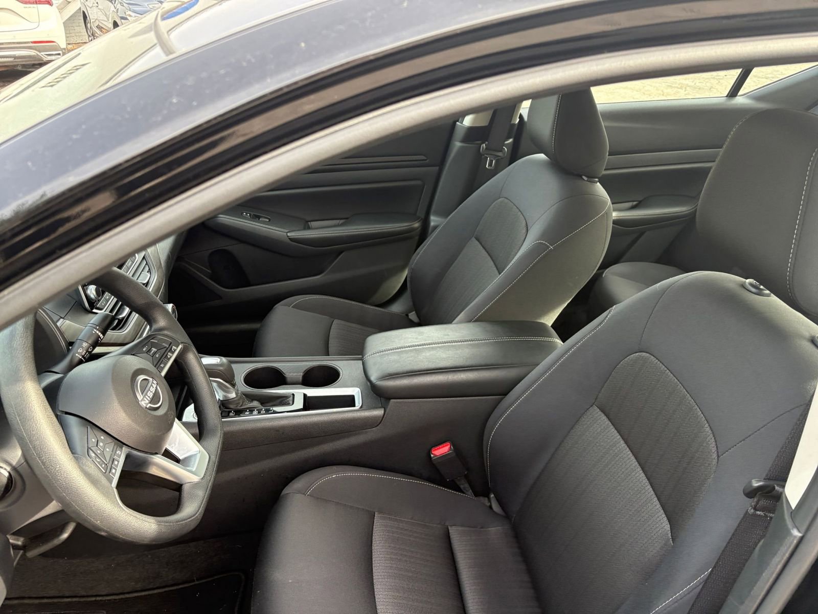Used 2025 Nissan Altima 2.5 SV FWD image 25