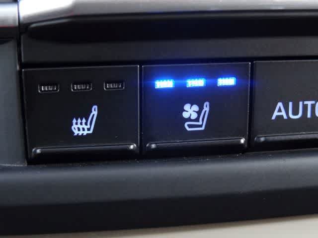 Certified 2023 Toyota Sienna Platinum AWD/4WD image 46
