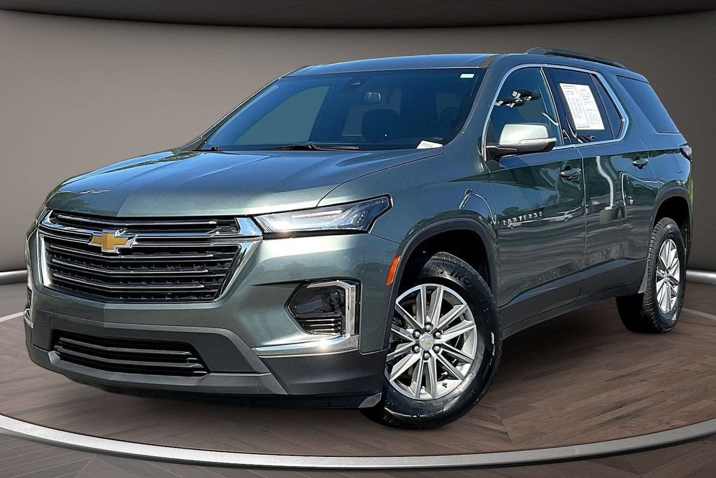 Used 2023 Chevrolet Traverse LT FWD image 3