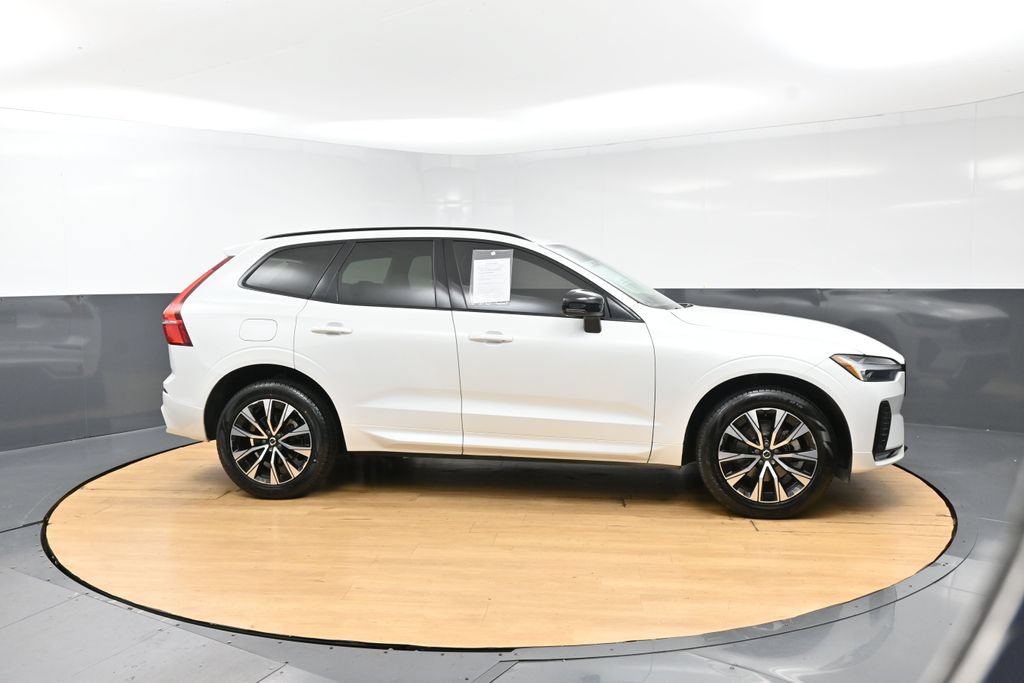 Used 2024 Volvo XC60 B5 Core w/ Protection Package Premier AWD/4WD image 5