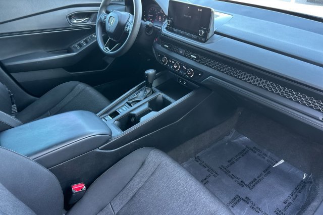 Used 2023 Honda Accord EX image 17