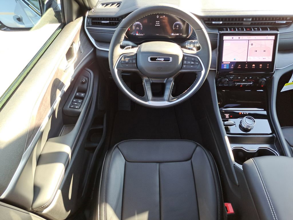 New 2025 Jeep Grand Cherokee Limited w/ Luxury Tech Group II AWD/4WD image 14