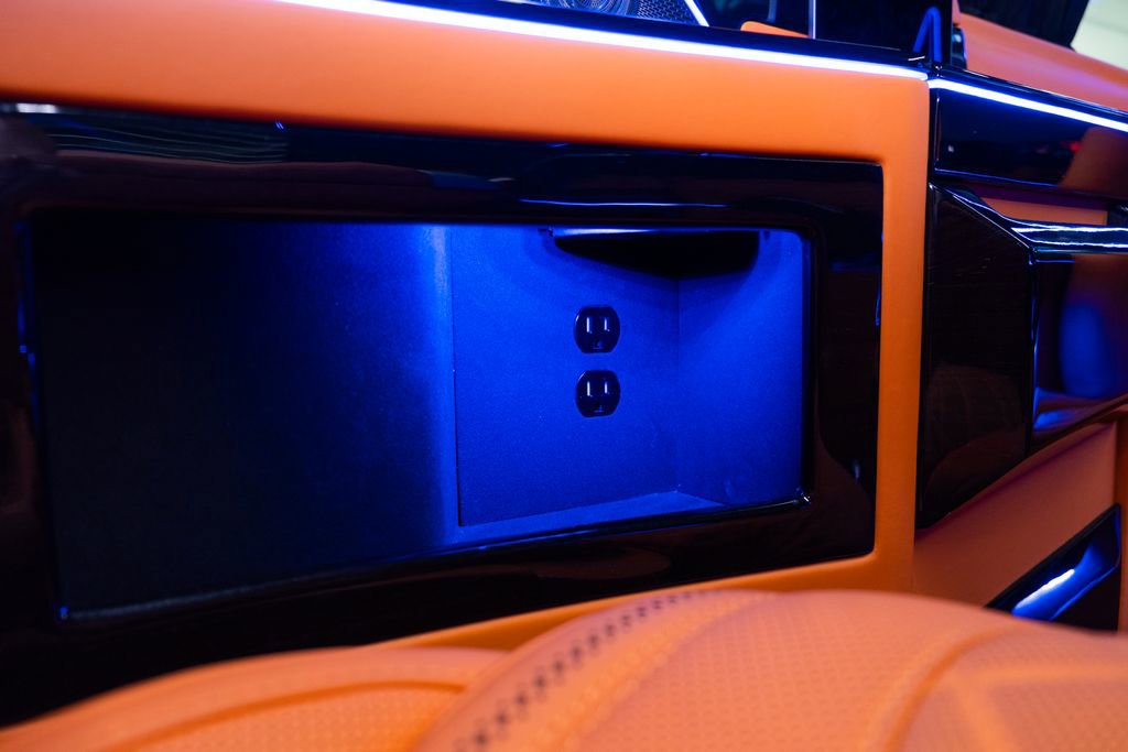 Used 2023 Mercedes-Benz Metris Passenger image 34