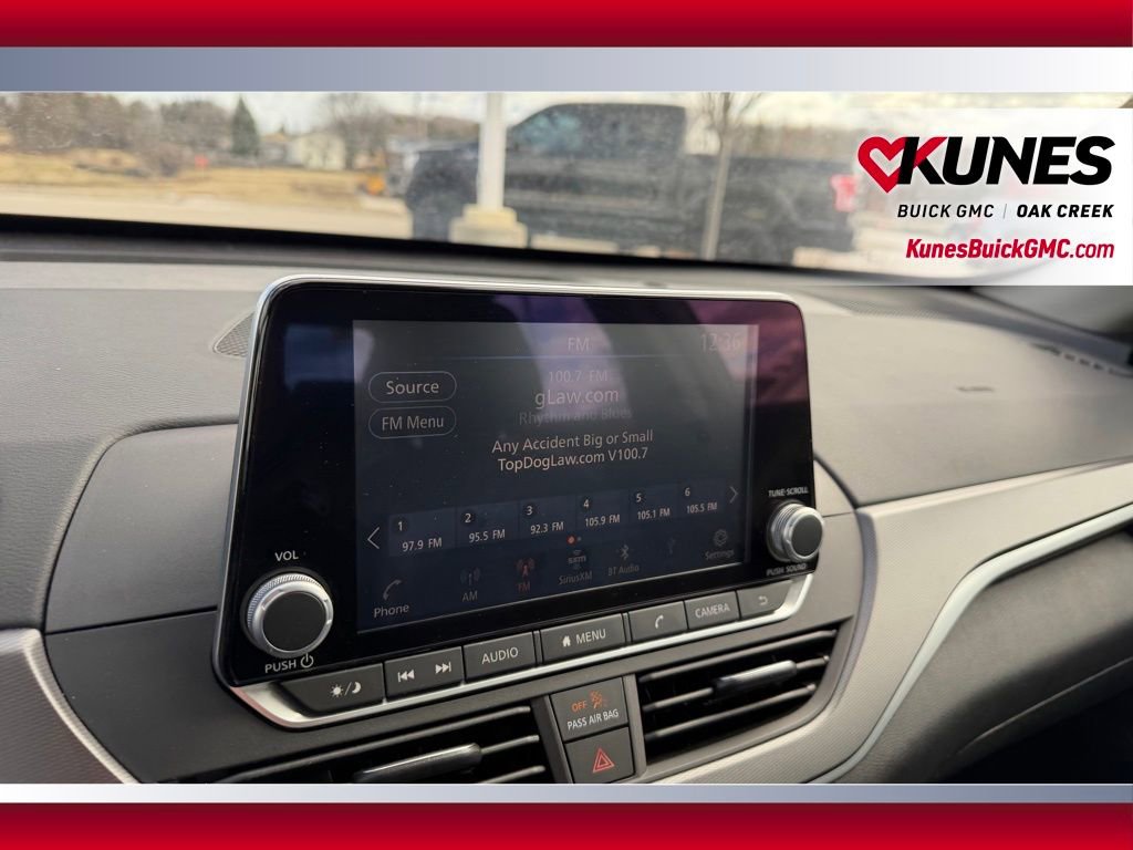 Used 2025 Nissan Altima 2.5 SR FWD image 17