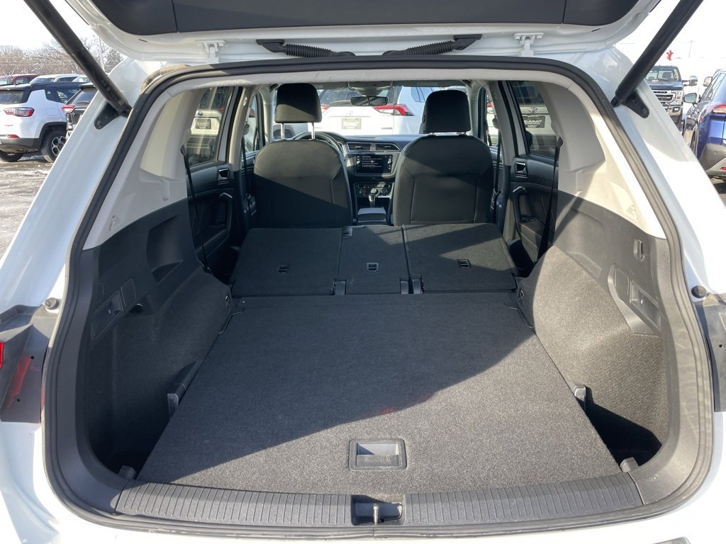 Used 2024 Volkswagen Tiguan Wolfsburg Edition image 32