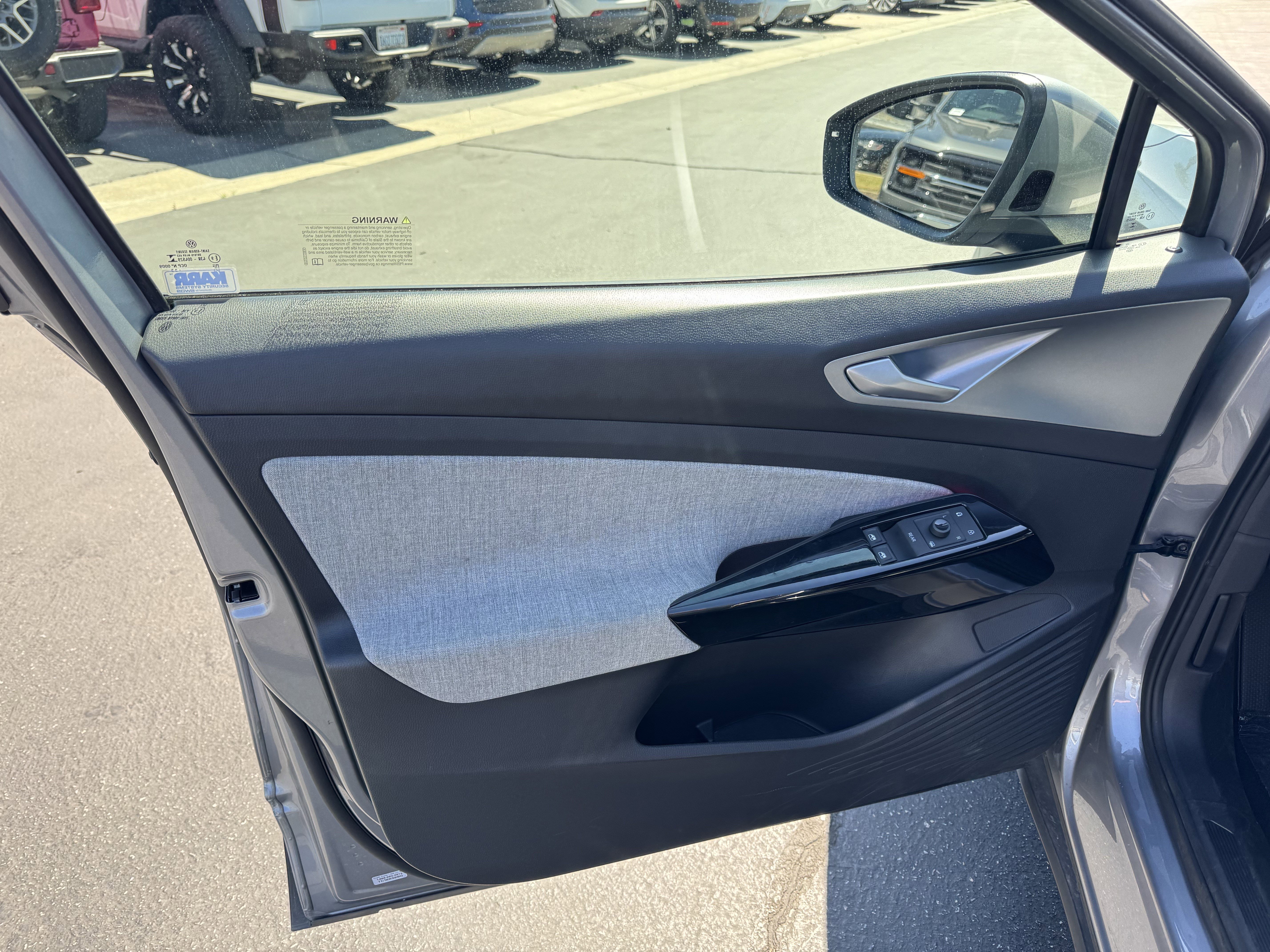 Used 2023 Volkswagen ID.4 Pro image 14